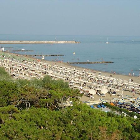 Bright Apartment With Pool Porto Santa Margherita di Caorle Eksteriør bilde