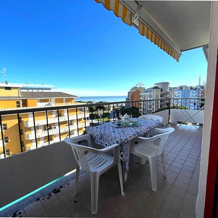 Bright Apartment With Pool Porto Santa Margherita di Caorle Eksteriør bilde