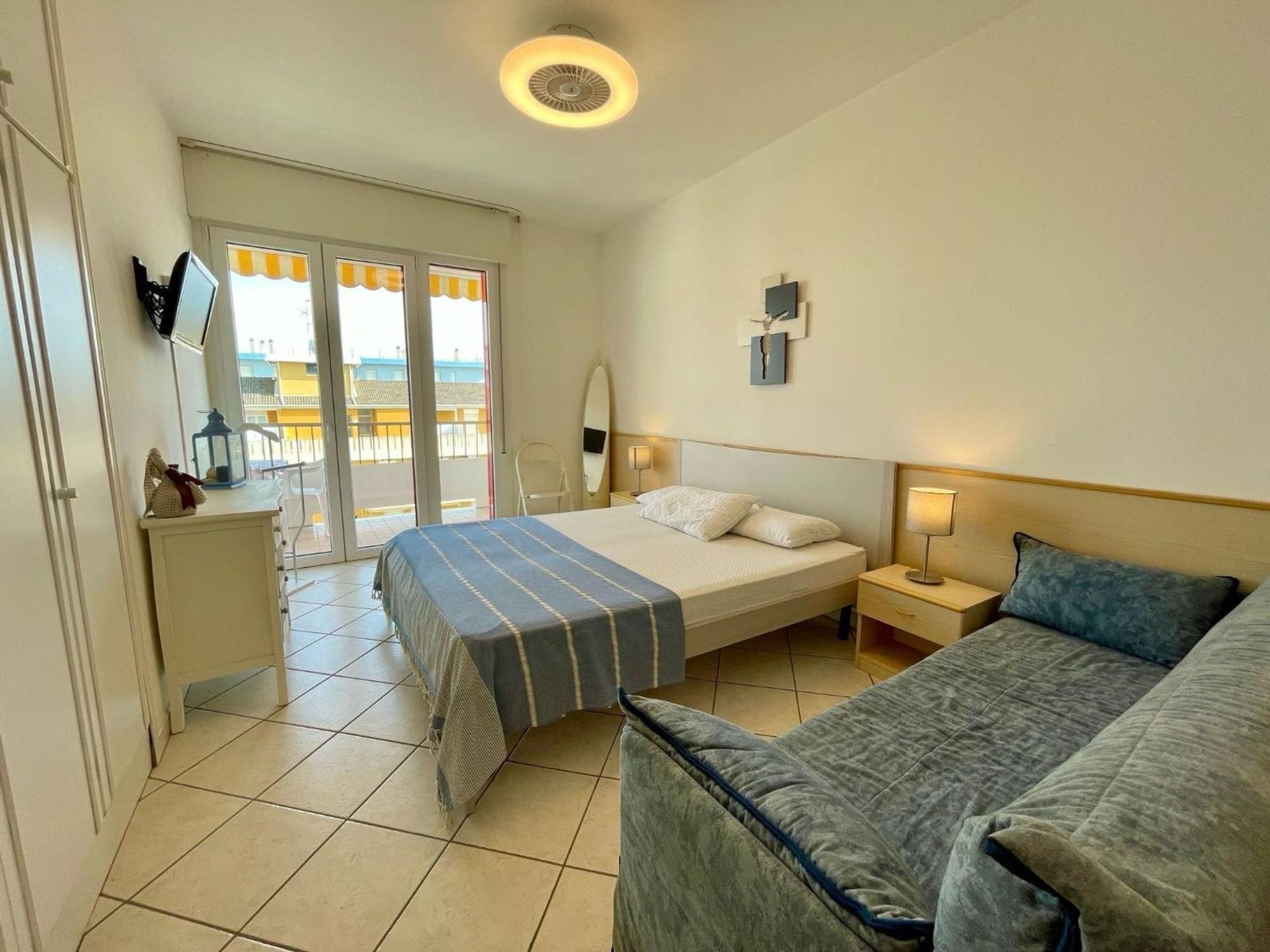 Bright Apartment With Pool Porto Santa Margherita di Caorle Eksteriør bilde