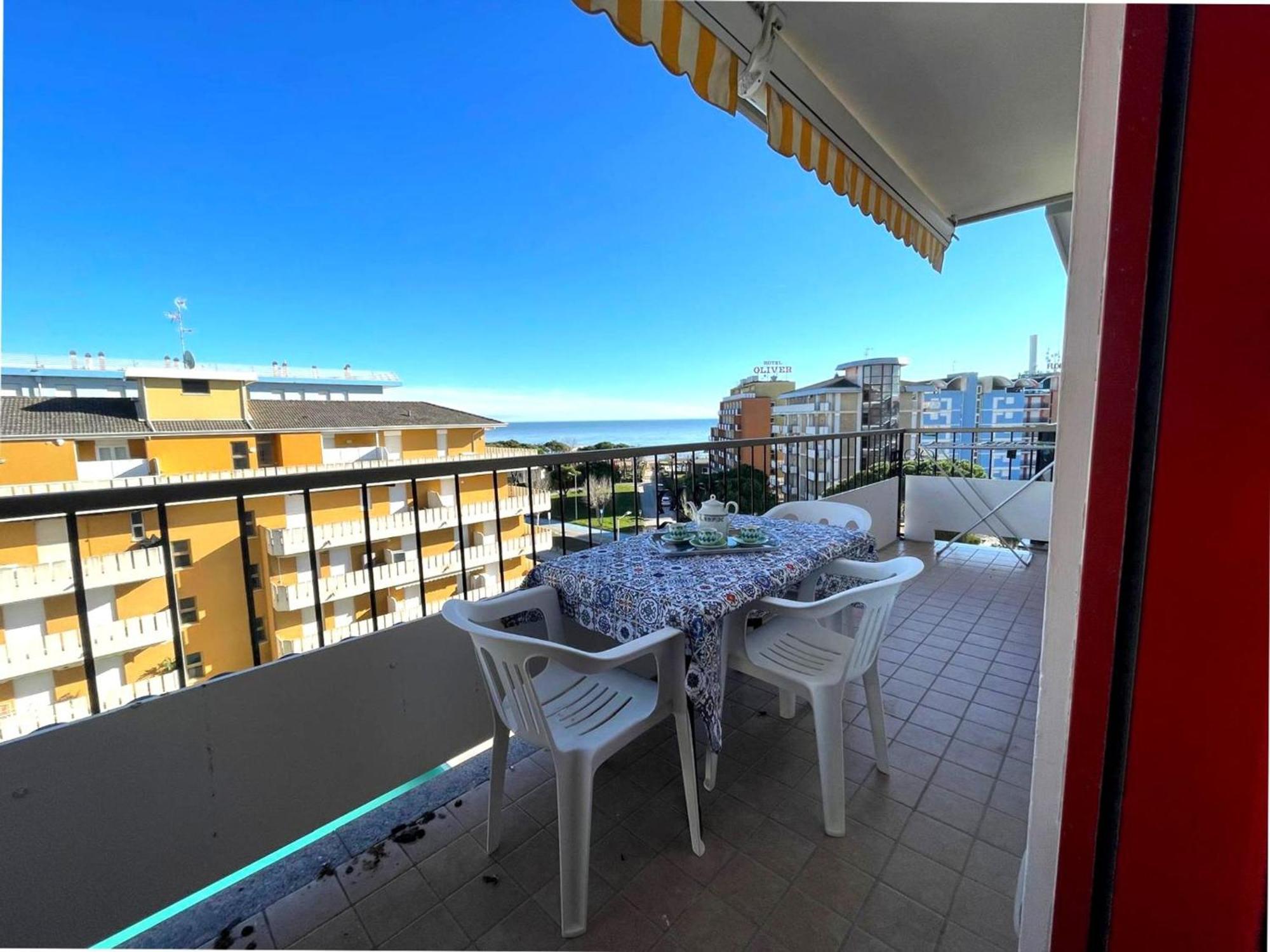 Bright Apartment With Pool Porto Santa Margherita di Caorle Eksteriør bilde